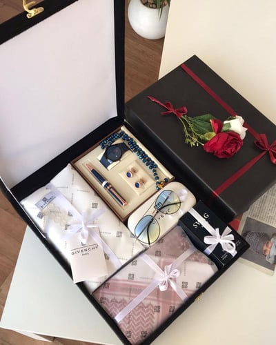 هدايا العيد شبابيه