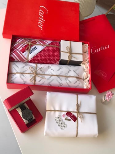 طقم رجالي كارتير - قماش وشماغ وساعة مع الملحقات