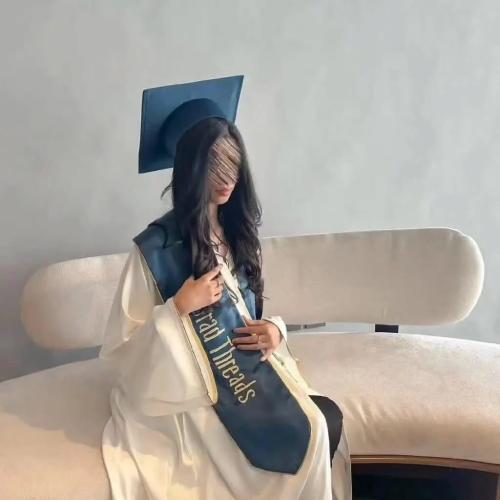 عباية تخرج لون سكري 2025