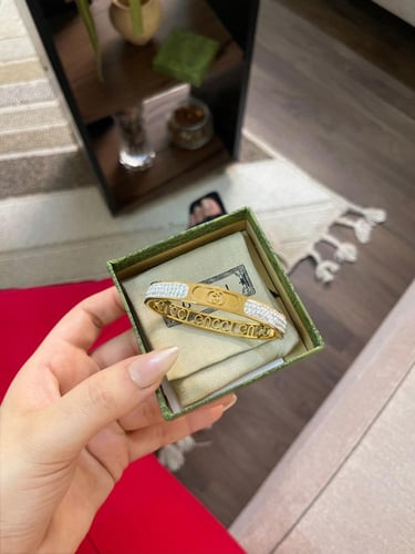 سواره نسائيه فان كليف 2025 مع ملحقات مجانية