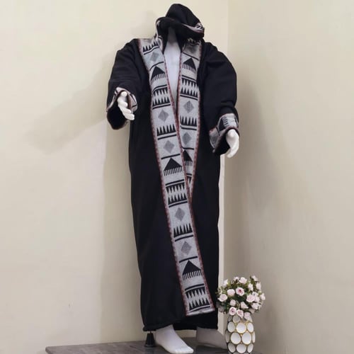 فروه شتوية بلون اسود رصاصي بنقشة السدو للرجال والن...