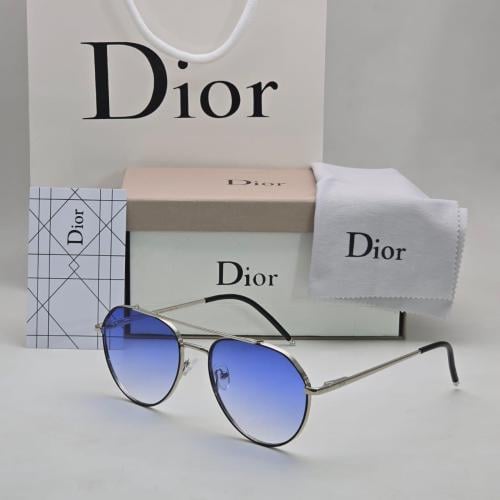 نظارة ديور بألوان متميزة