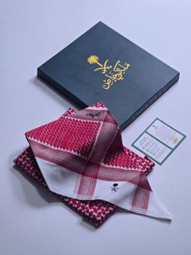 شماغ ملكي خاص 2026 - أحمر غامق