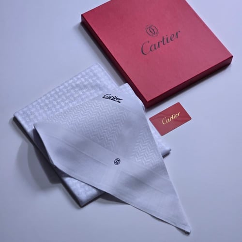 شماغ كارتير "كلاسيك" أبيض فاخر - إصدار 2026 الخاص