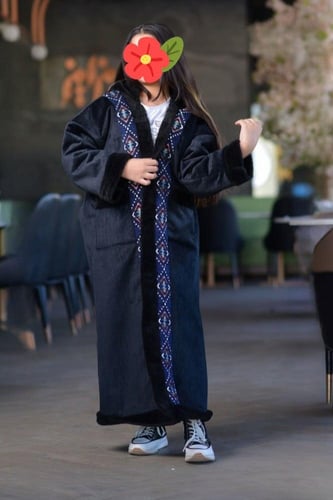 فروات شتوية سوداء للبنات بتطريز مميز