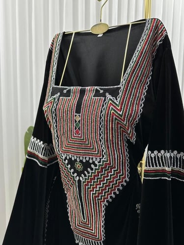 طقم يوم التأسيس - تصميم تراثي فاخر