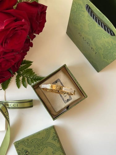 سواره نسائيه فان كليف 2025 مع ملحقات مجانية