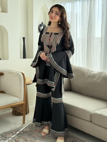 طقم يوم التأسيس - تصميم تراثي فاخر