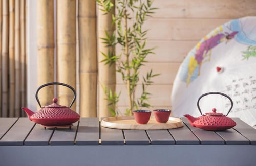 طقم أكواب شاي ياباني تقليدي معدني 2 قطعة - لون أحم...