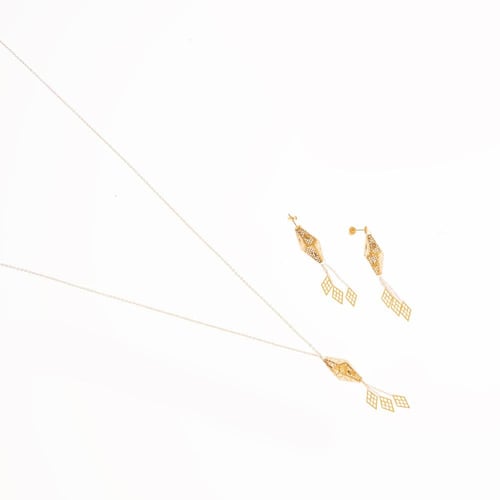 طقم ذهب صافي بتصميم مرية ناعمه