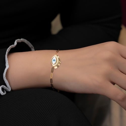 سوارة ذهب بتصميم العين ورموش