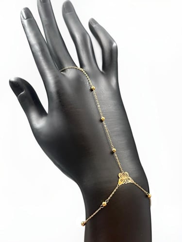 كف يد ذهب بتصميم ناعم