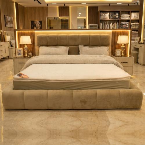 سرير الهِبَة نفرين 200×200 سم – أناقة وراحة تدوم