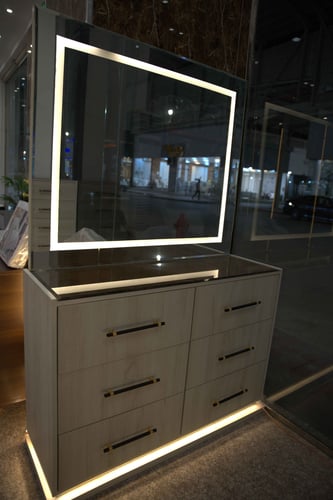 تسريحة مقاس 120×80 سم مزودة بإضاءة LED، بلون رملي...