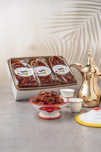 تمر اخلاص درجه اولى يدوي 6 حبات في الكرتون 6 كيلو