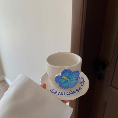 كوب اسبريسو ورده وصحن بعباره