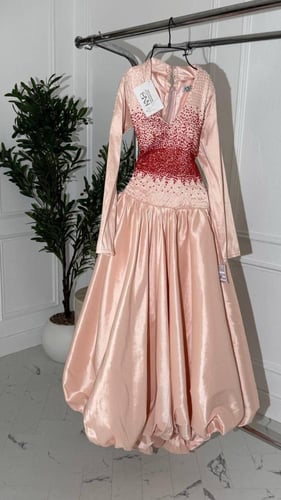 فستان شانطون المزين بالتطريز اليدوي فصوص