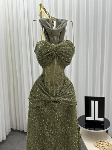 فستان سهره دانتيل المزين بالتطريز