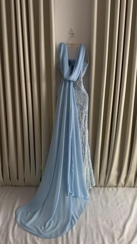 فستان سهره المزين بالتطريز ذيل شيفون جورجيت