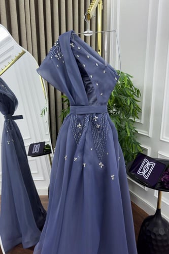 فستان اورجنزاء المزين بالتطريز اليدوي الانيق