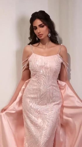 فستان سهره كلفه المزين بالتطريز بطانه تفته