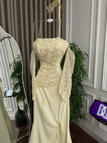 طقم سهره قطعتين صدر دانتيل مزين بالتطريز وتنوره با...