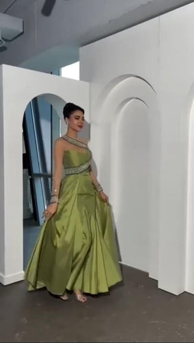 فستان سهره شانطون المزين بالتطريز اليدوي الأنيق