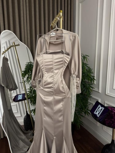 طقم سهره تفته المزين بالتطريز اليدوي بشكل انيق