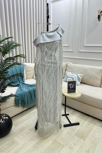 فستان سهره شك المزين بالهدب مبطن تفته ناعمه