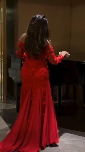 فستان سهره تل المزين بالورود مزين بالتطريز