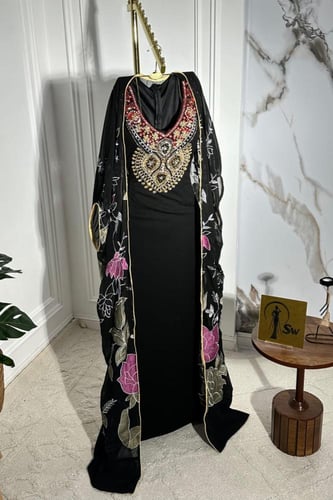 جلابيه لكرا كريب بشت شيفون المزينه بالتطريز اليدوي...