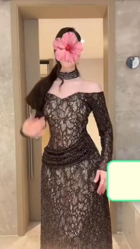 فستان سهره المزين بالكسرات