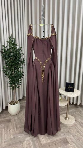 فستان شيفون جورجيت المزين بالتطريز اليدوي