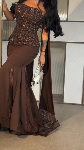 فستان باربي ودانتيل المزين بالتطريز خرز