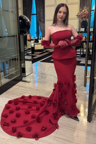 فستان سهره باربي المزين بالورود البارزه قصات ليزر