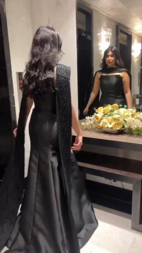 فستان ميكادو المزين بالتطريز اليدوي