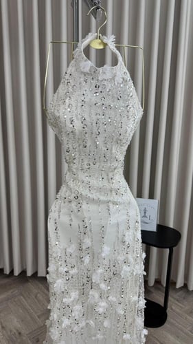 فستان سهره تل المزين بالورود والتطريز