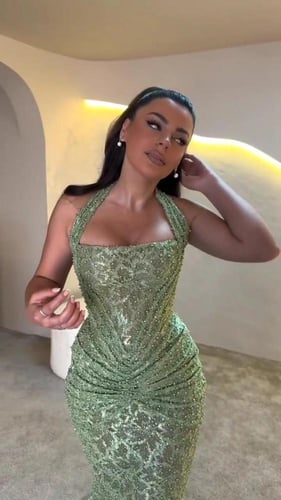 فستان سهره قصه انيقه متميزه مزينه بالكسرات