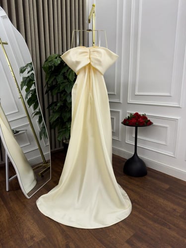 فستان سهره ميكادو وتل المزين بالتطريز اليدوي ورود...