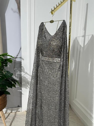 فستان سهره تل المزين بتطريز كمبيوتر وفصوص