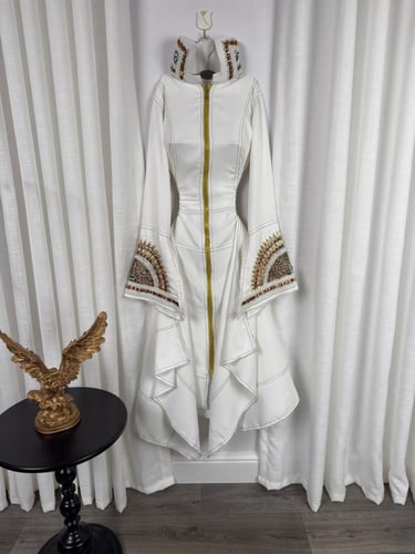 فستان قصير باربي المزين بالتطريز اليدوي