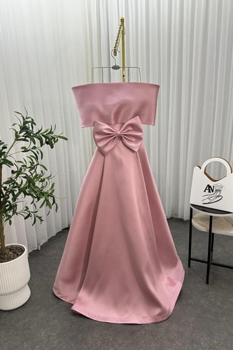 فستان سهره ميكادو المزين بالتطريز والورود البارزه