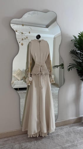 فستان باربي المزين بالتطريز اليدوي كسرات بوليسيه