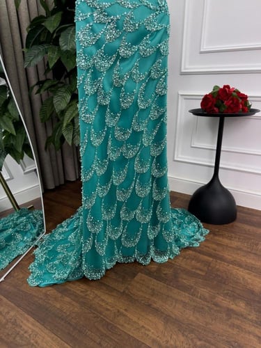 فستان سهره فخم تل المزينه بالتطريز خرز