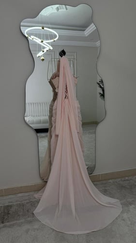 فستان شيفون جورجيت المزين بالتطريز والورود مزين با...