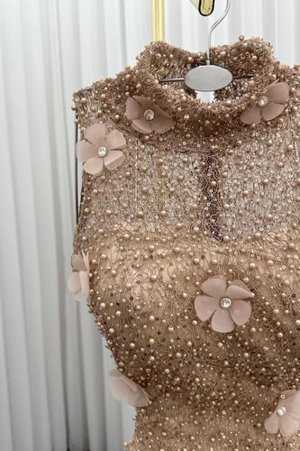 فستان سهره دانتيل المزين باللول والورود ليزر