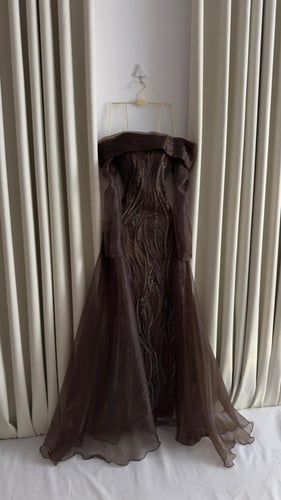 فستان سهره المزين بالتطريز خرز