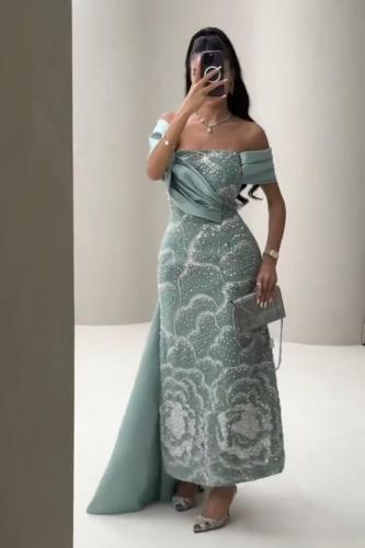 فستان سهره تل المزين بالتطريز ذيل ميكادو