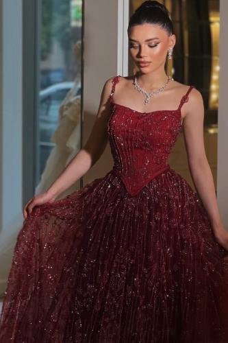 فستان سهره دبل كلوش المزين بالخرز والشك خامه كامله