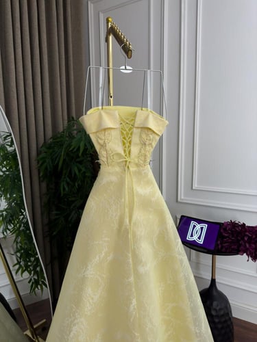 فستان سهره دانتيل المزين بالكلفه المطرزه بطانه وجي...